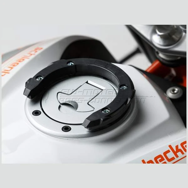 Motoraccessoires Adaptorkit EVO Tankring KTM 39 1 Motoraccessoires Adaptorkit EVO Tankring KTM 39