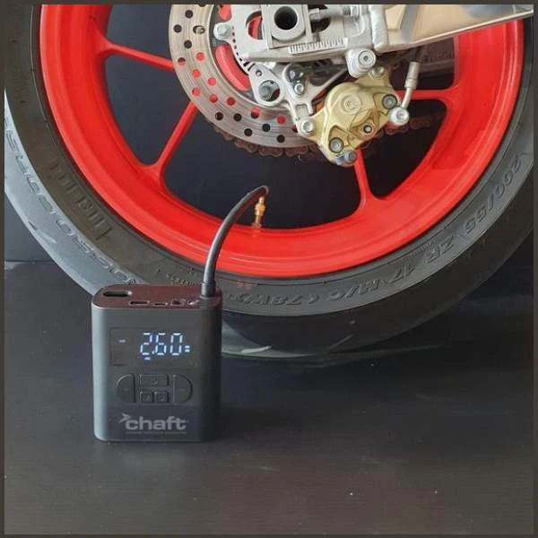 Motoraccessoires Bandenpomp Draadloos Op Accu 1 Motoraccessoires Bandenpomp Draadloos Op Accu